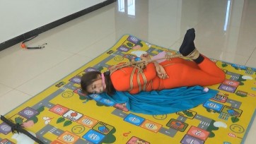 【随心原创】王丽 红保暖衣 黑袜 龟甲 各种口球试戴 鞭挞驷马