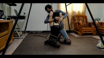 【浅浅】充气口塞带管收集口水，情趣连体衣后手抱头拉扯股绳绳结挑逗，束缚带M腿，丝袜