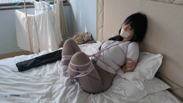 【JS】新模首秀【曼妮】紧身瑜伽服丝绸团缚/白袜/毛巾塞嘴/超粘胶布/鞭打/恋足/棒棒刺激