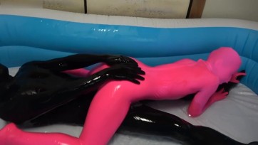 【zentai】ゼンタイ♂♀❤︎ローションプレイ-チ。呼吸の困難について-