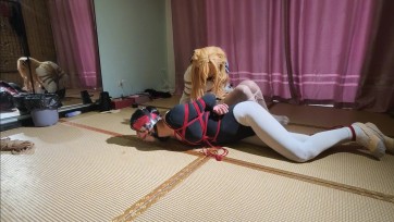 【喜欢捆绑的灵儿】双伪娘驷马紧缚挣扎脱缚全过程