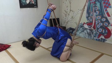 【胜景影视】新片《倩倩欧式跪缚 》