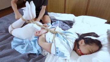 【樱束原创】<女仆酒店的特殊体验二>男主出差至外地，看到女仆酒店广告，进去享受特殊服务，体验非一般的待遇