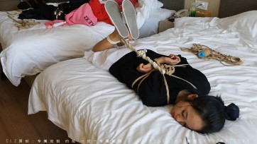 【clz原创】灵粒小艾南昌之OL白色礼服红色礼服 双人束缚的美