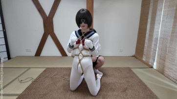 【鹿角与猫爪】《雌堕的舞蹈生Ⅱ》今天训练任务是：并肘半吊，握拳包手防止挣脱，保持垫脚站立，弓足训练。菱形紧缚，外加股绳勒紧让叽叽保持兴奋。此次训练需佩戴5.5cm的大口球，加...