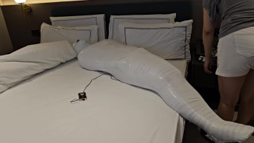 【狸猫工作室】【上电视】男M胶带全包，闻袜子，榨汁