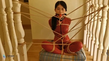 【JS】小冷 性感漆皮衣 团缚固定TK