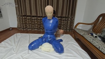 【狸猫工作室】女M胶带全包人偶rbq，深口训练，一步将羞耻的M训练成充满欲望的rbq!