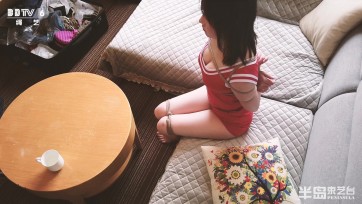 【半岛束艺台】爆乳萌妹流星日常吃饭（俯视视角）