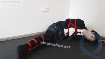【欧金金】jk少女的自缚大危机~自缚失败被神秘人入室迷晕，丝袜堵嘴狠狠tj榨汁！