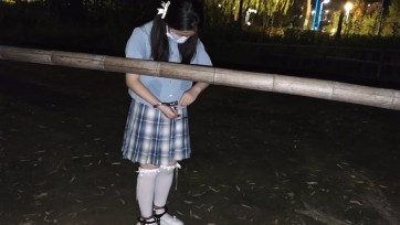 【苏苏】一镜到底，人最多的一集，JK萝莉手铐脚镣户外公园露出